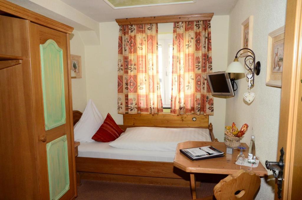 Kofflers-Heuriger Hotel Ettlingen Phòng bức ảnh